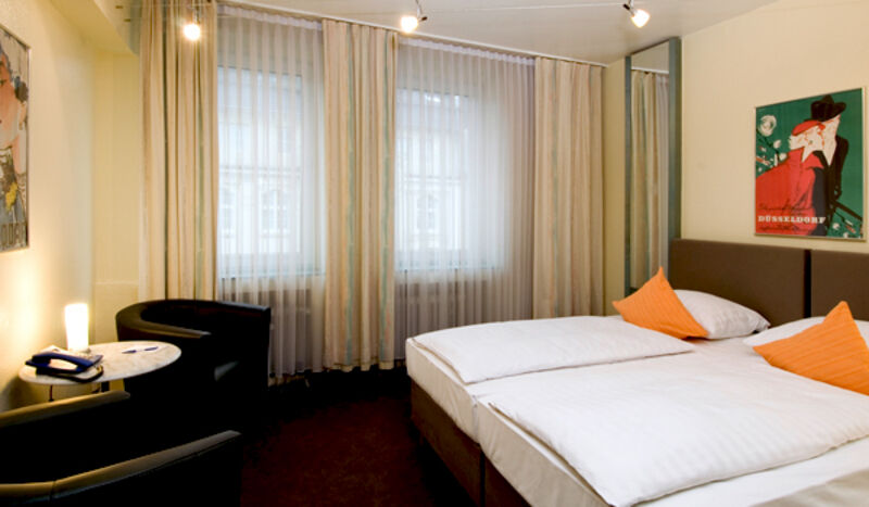 Monopol Centre Hotel 3*