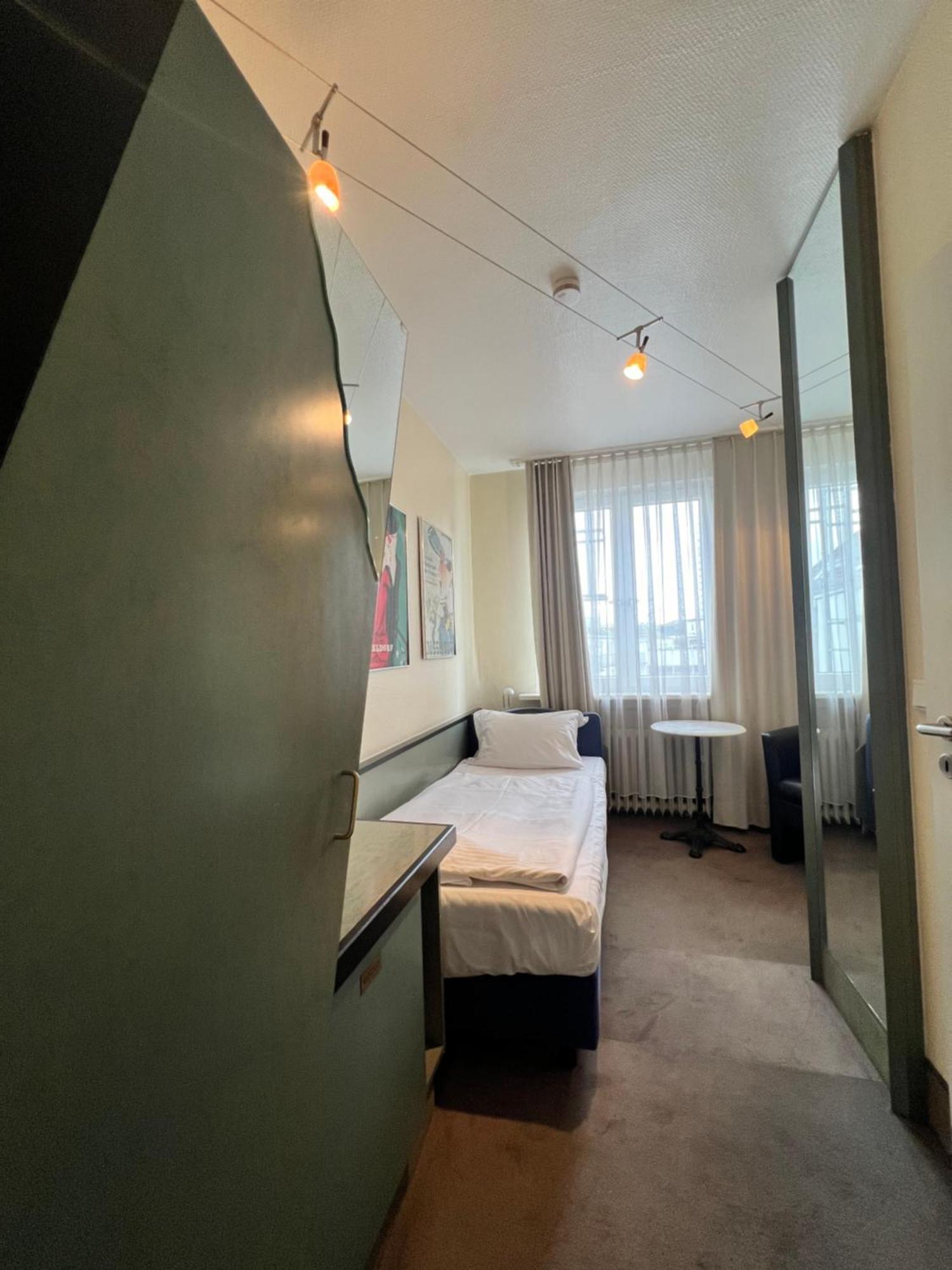 Monopol Centre 3*