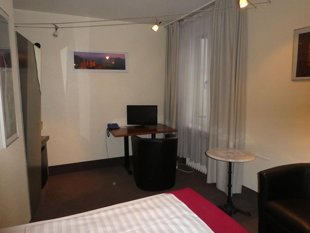 Monopol Hotel