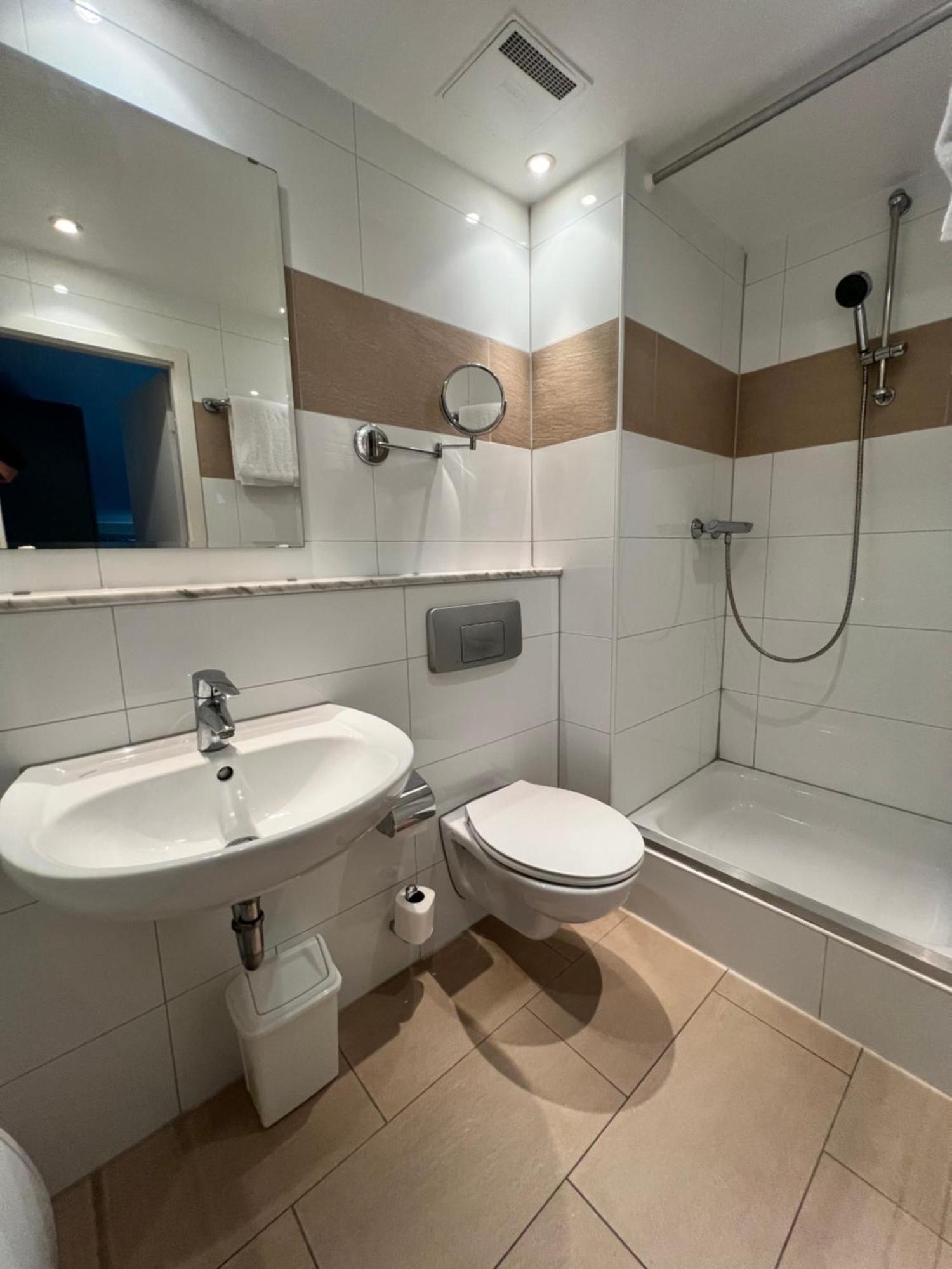 Monopol 3* Düsseldorf